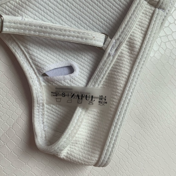 White bikini top cut out - Picture 3 of 3